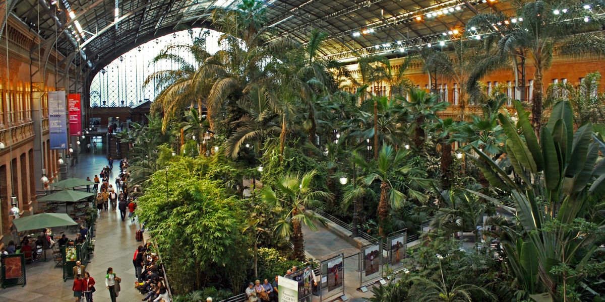 Топ-10 самых красивых станций метро в мире