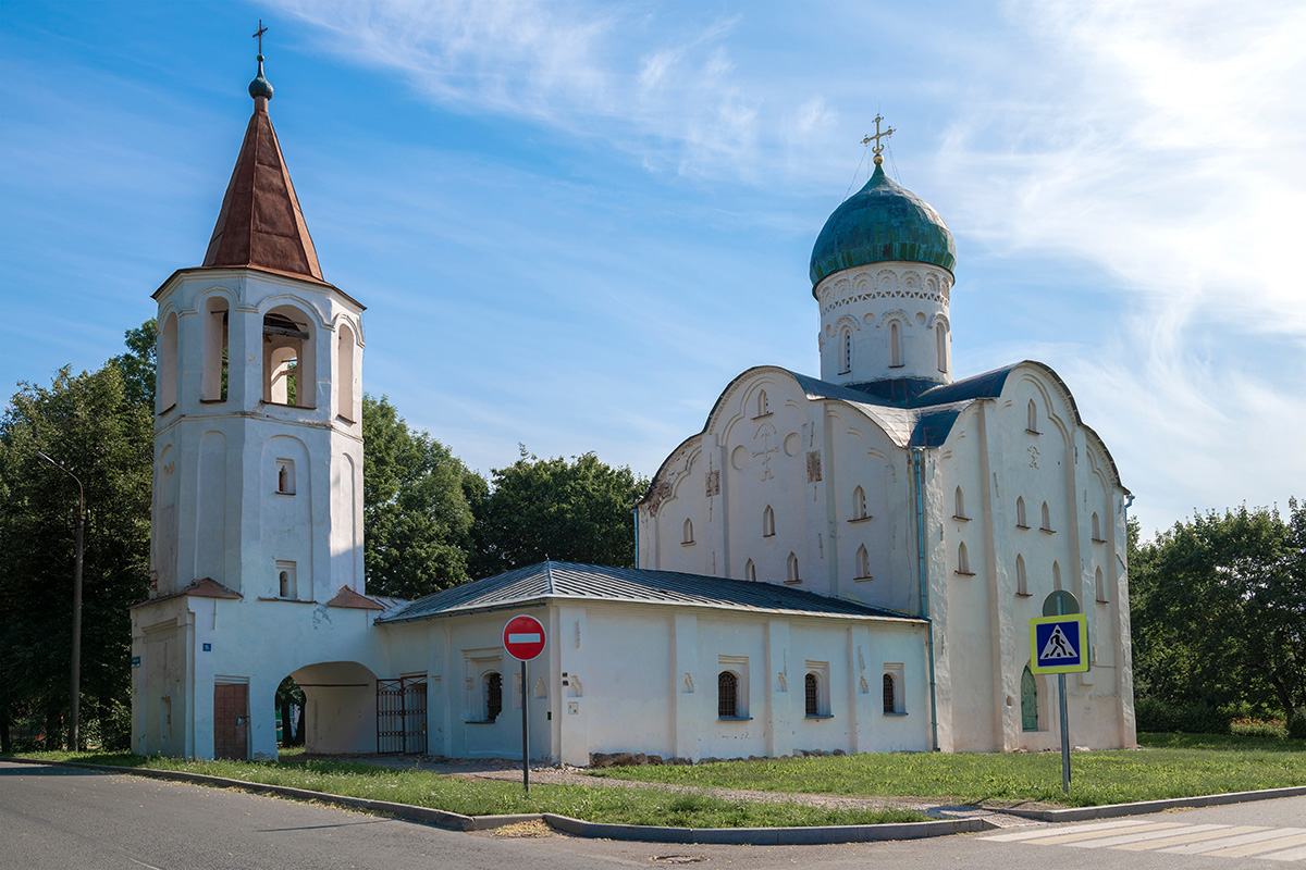 великий новгород в мае