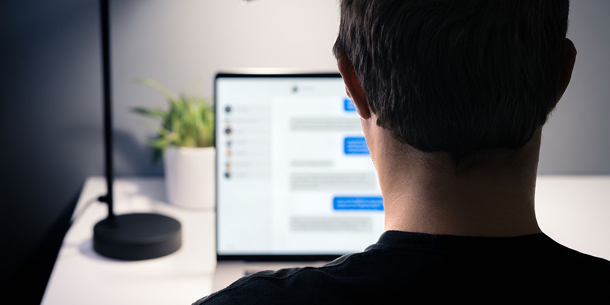 Как отличить человека от бота в интернете и мессенджерах