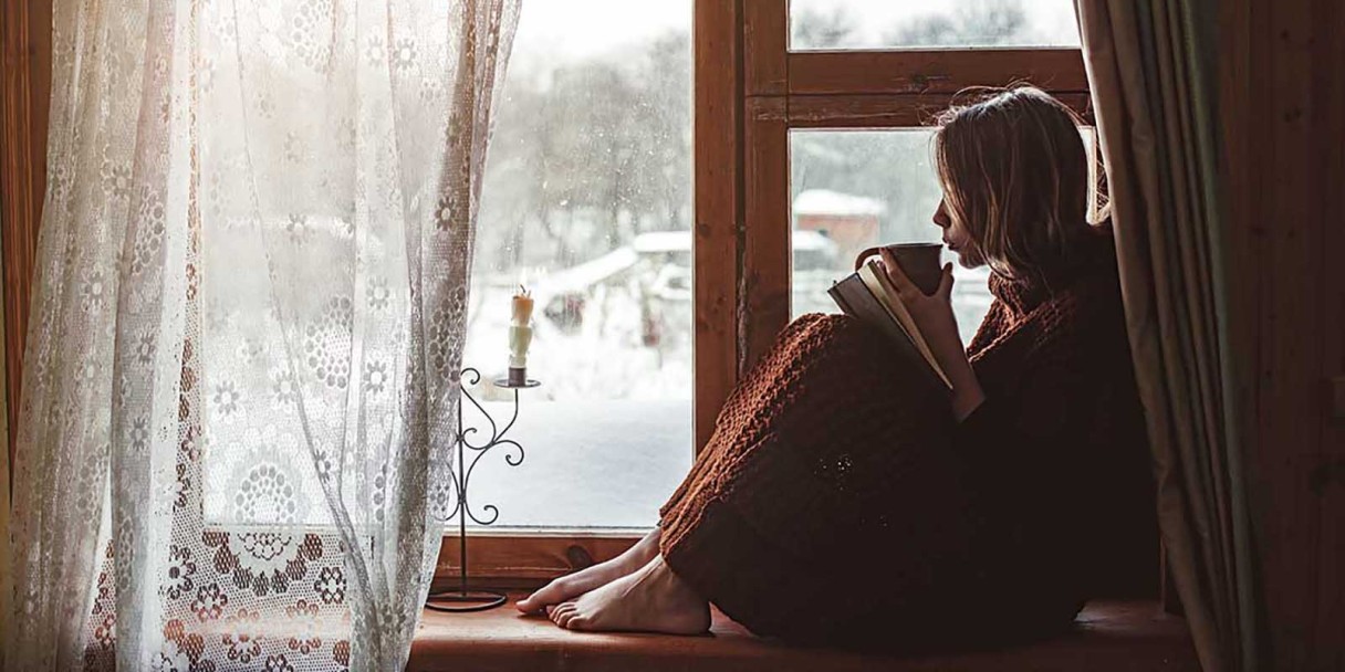 Как и чем утеплить деревянные окна на зиму: лучшие способы и материалы