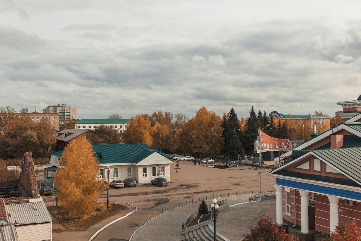 Во многих маленьких городках в России доходы у людей намного ниже средних. Источник: Unsplash.com