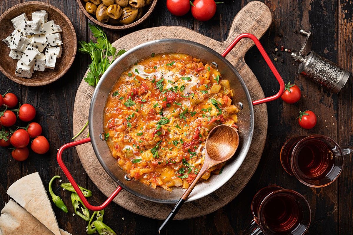 турецкий завтрак с яйцом