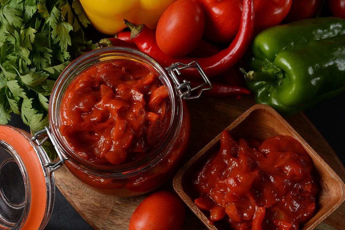 с томатной пастой на зиму 