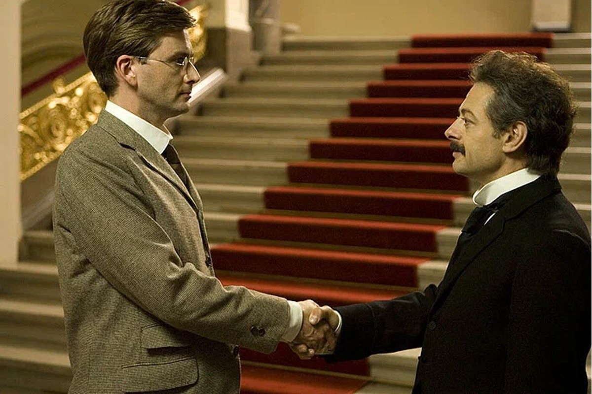 Эйнштейн и эддингтон