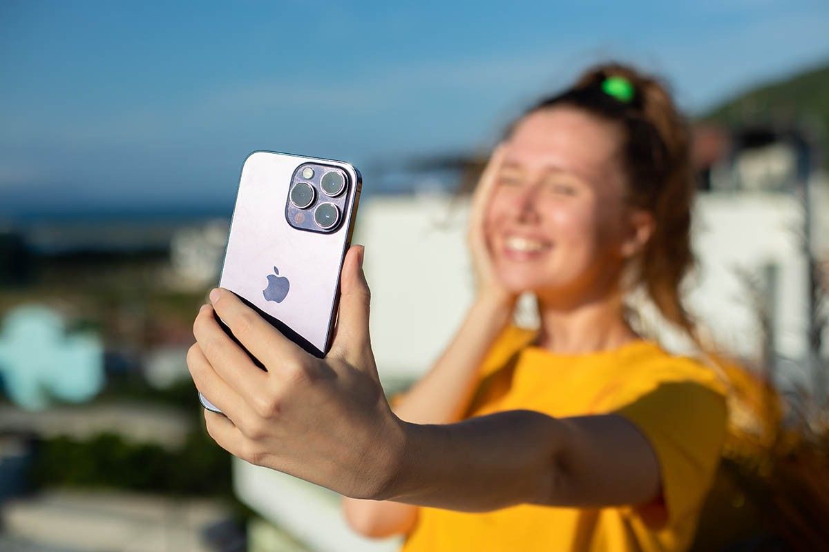 лучший iPhone 2025