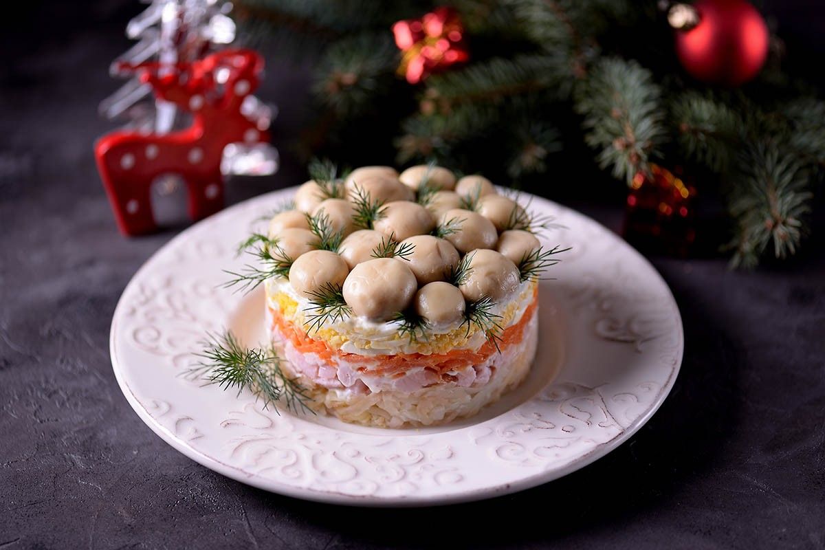 салат из копченой куриной грудки