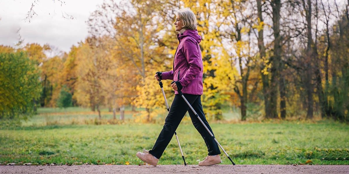 Скандинавская ходьба: правила, выбор палок и советы для пожилых людей
