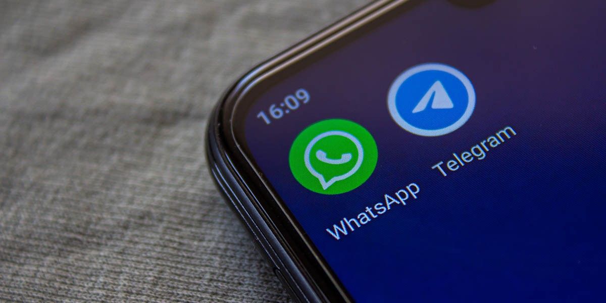 В WhatsApp* и Telegram массовый сбой: Роскомнадзор ограничивает мессенджеры в нескольких регионах