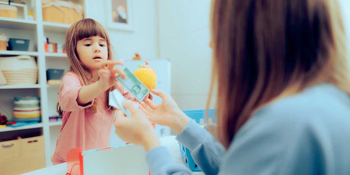 Игры по финансовой грамотности для школьников: как увлекательно учить детей распоряжаться деньгами