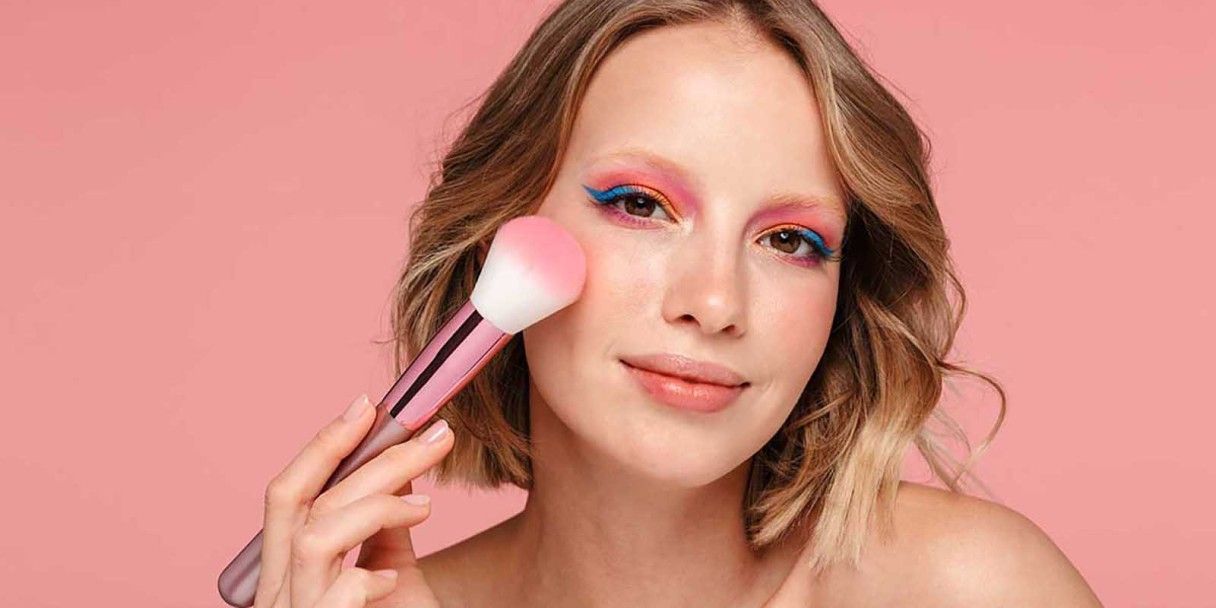 Лучшие фиксаторы для макияжа: как выбрать и нанести