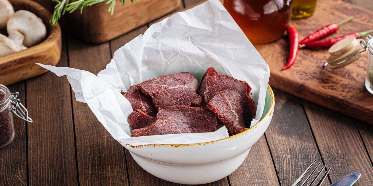 Россияне массово скупают конину перед годом Лошади: в чем причина бума