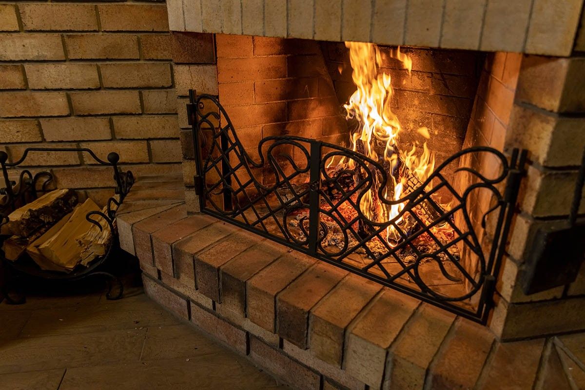 камин в доме