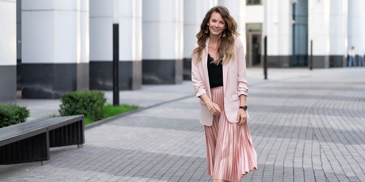 С чем носить юбку миди в 2025–2026: фасоны, сочетания и обувь