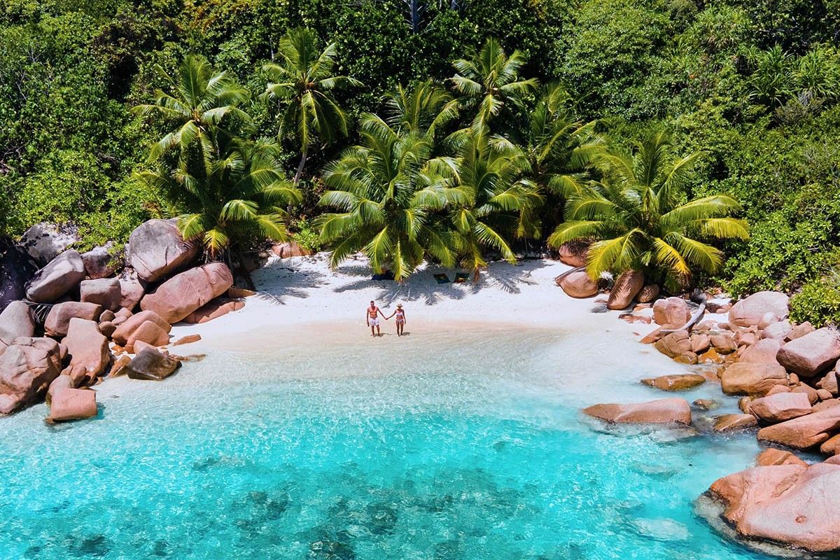 куда полететь зимой на море