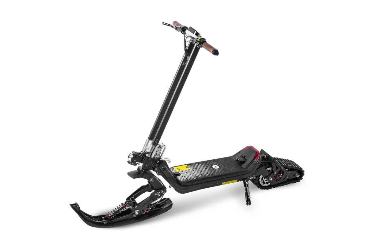 самокат на гусеницах по снегу