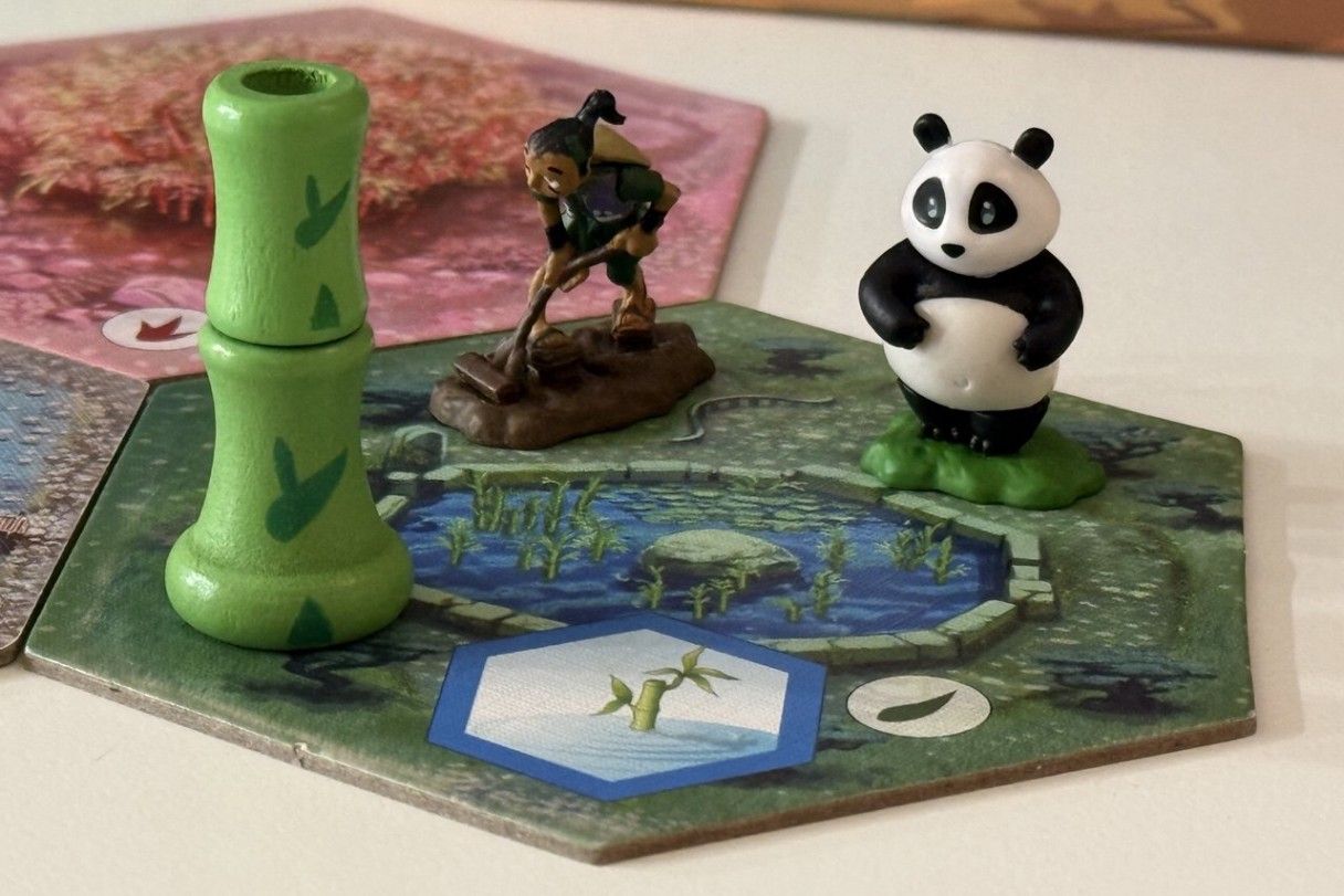 панда и садовник