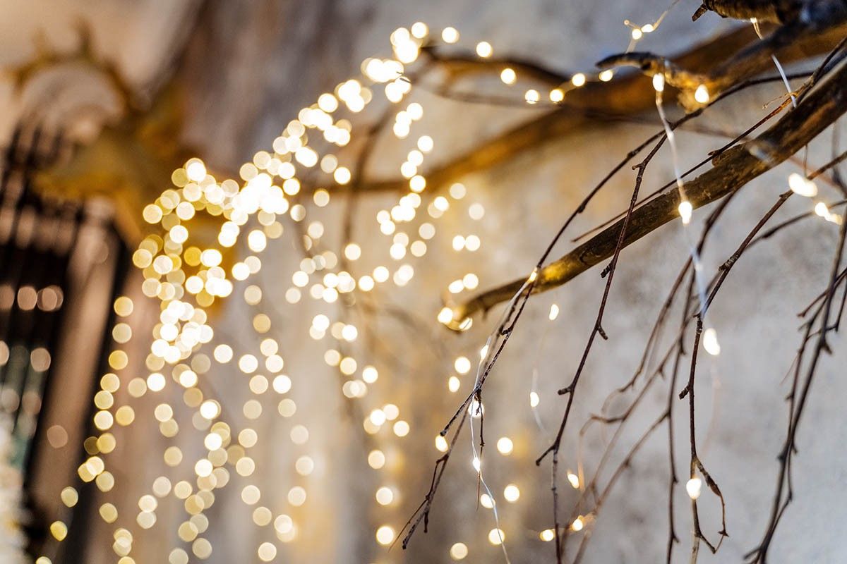 как украсить деревья