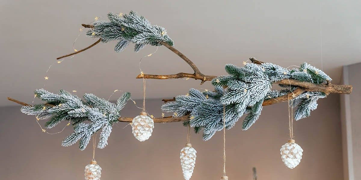 Елка вне канона: 5 идей для новогоднего дерева, если у вас есть дети, кошки или просто нет места