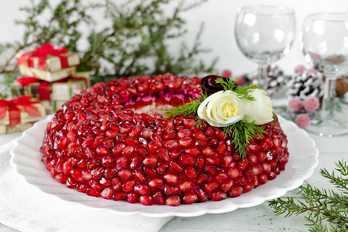 Салат «Гранатовый браслет»