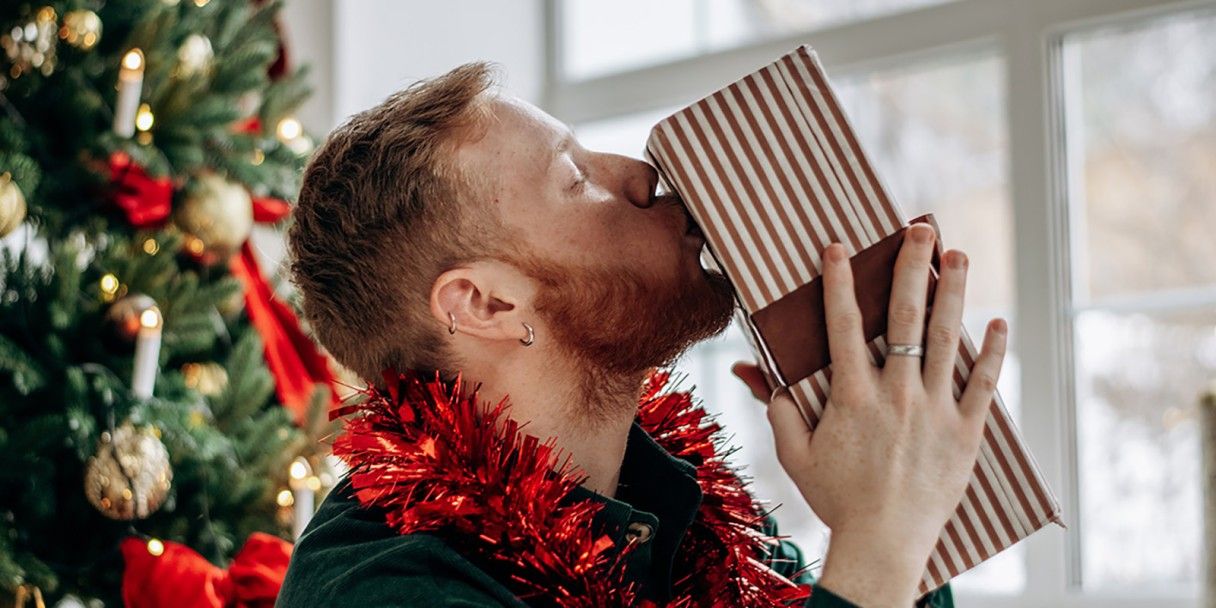 Что подарить другу на Новый год 2026: 100+ идей бюджетных и оригинальных подарков