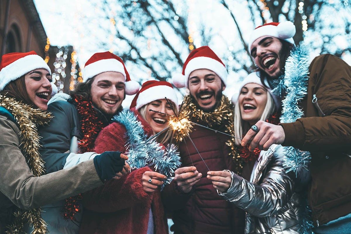 как отпраздновать новый год с друзьями