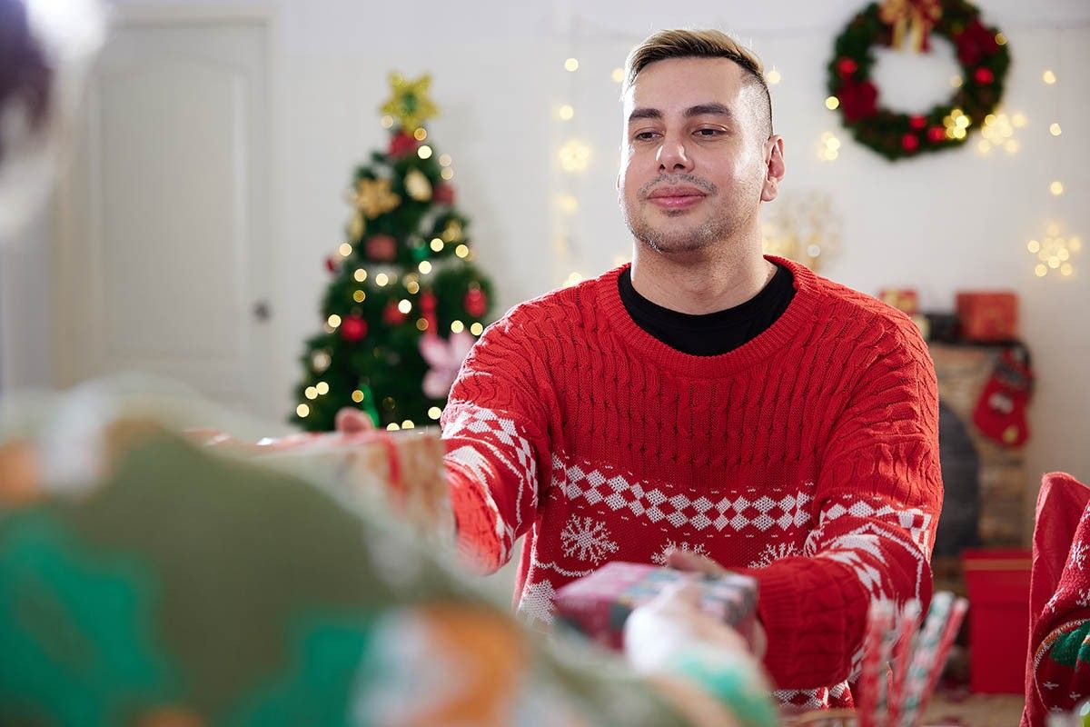 дарить подарок или ничего