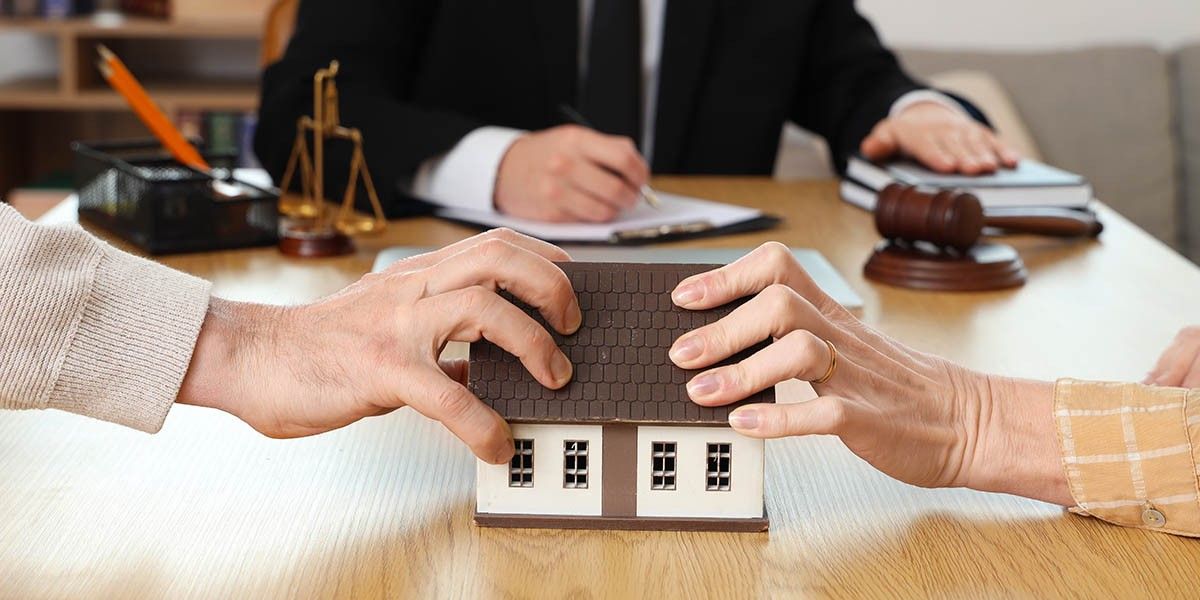 Как делят квартиру с материнским капиталом при разводе: права супругов и детей