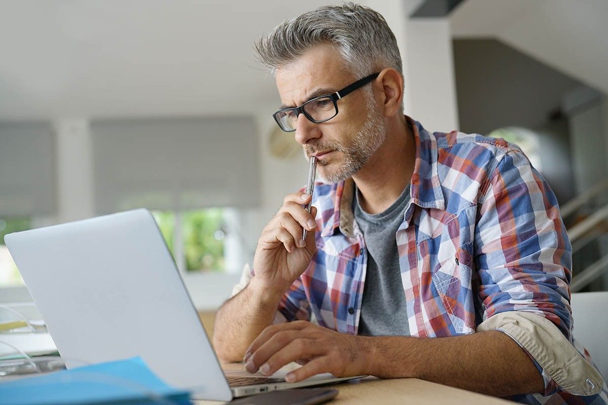 поиск должников