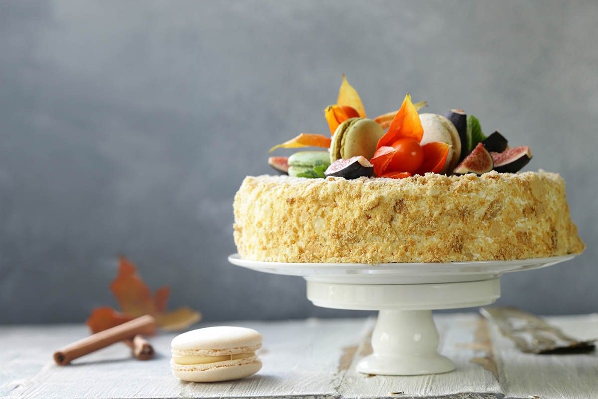 наполеон из слоеного теста