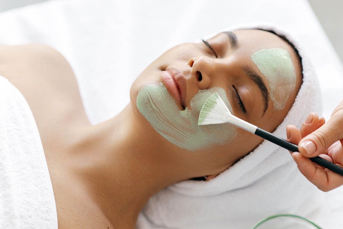 зеленая глина для лица свойства