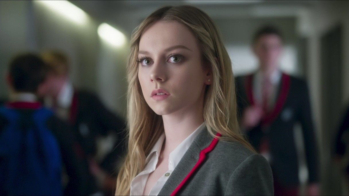 Эстер Экспосито