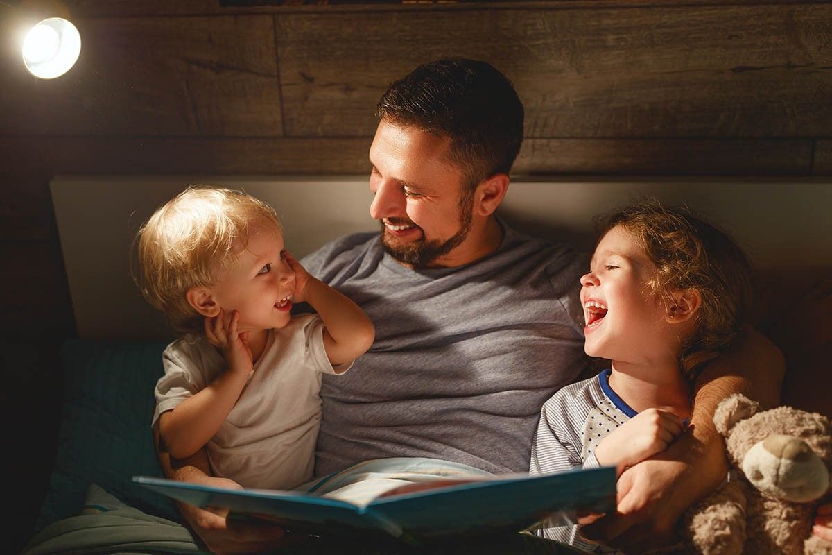 как научить ребенка спать в своей кровати