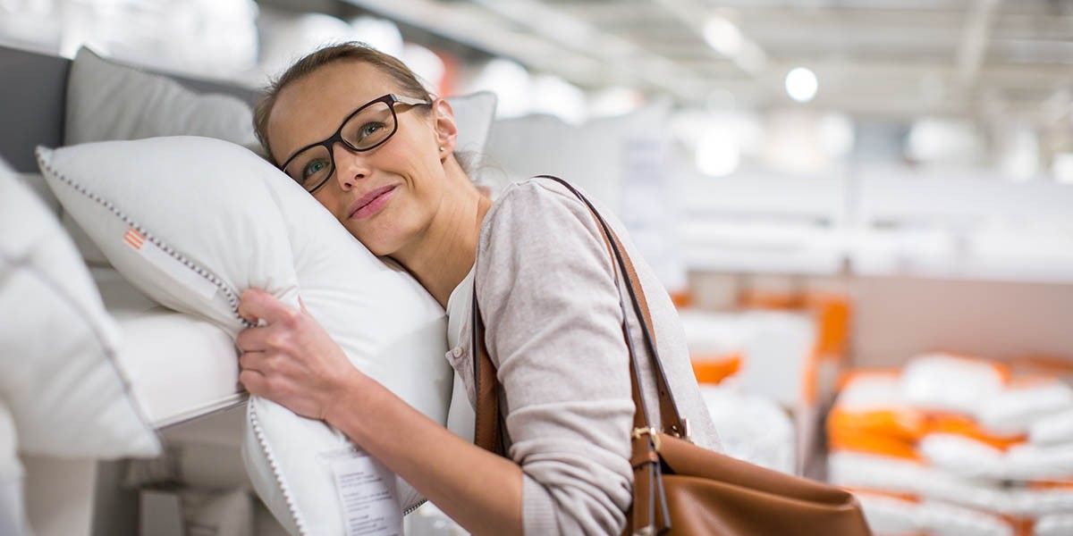 Лучшие ортопедические подушки 2026: топ-13 для здорового сна