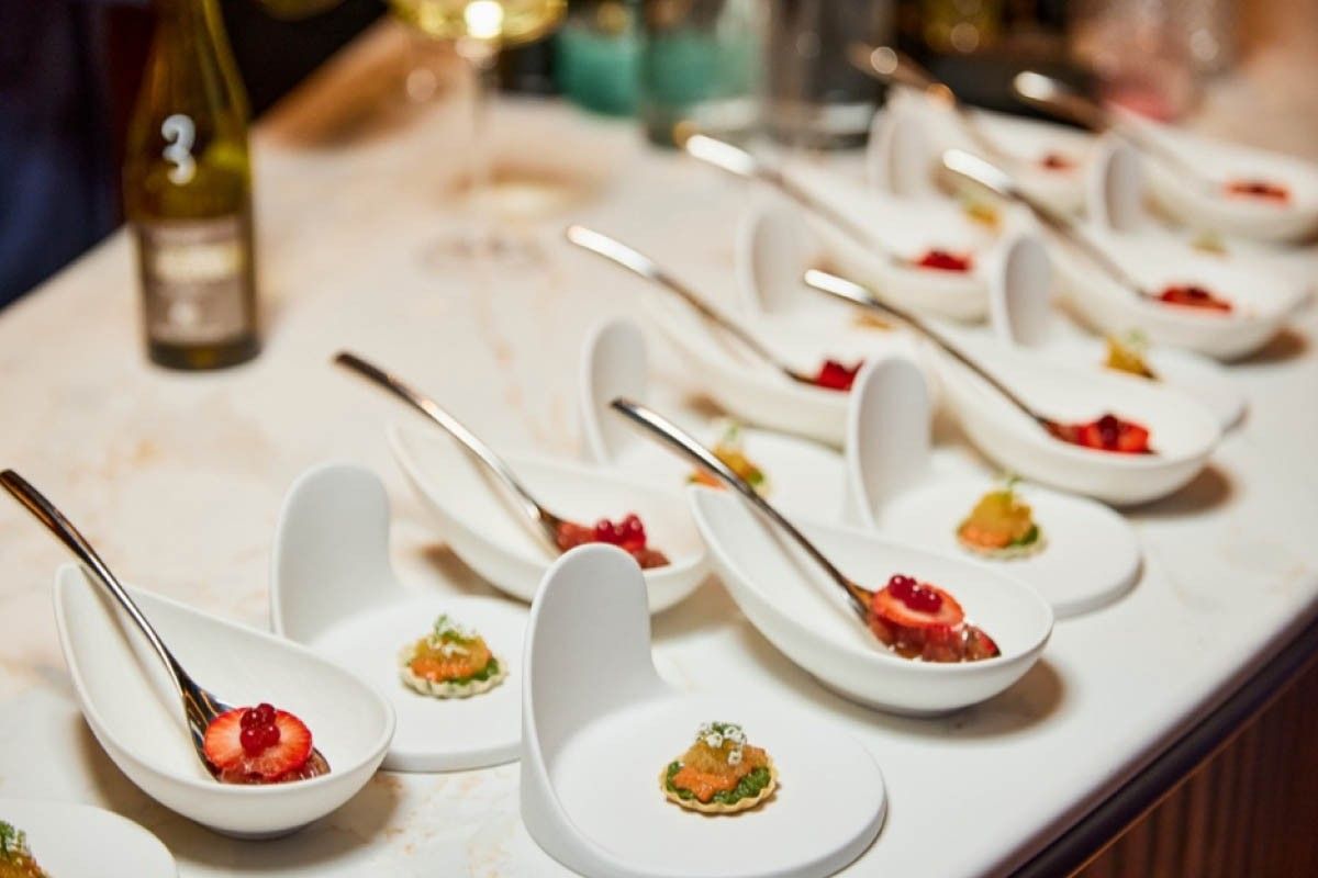 куда сходить на 8 марта с подругой