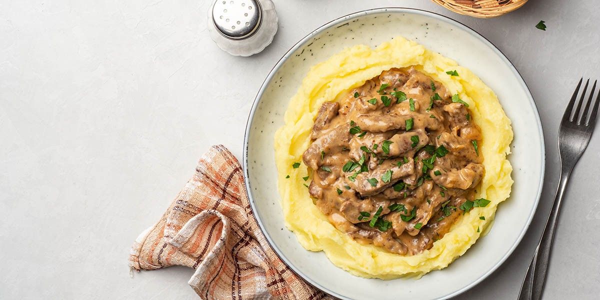 Как приготовить бефстроганов: классический рецепт из говядины со сметаной и лучшие вариации
