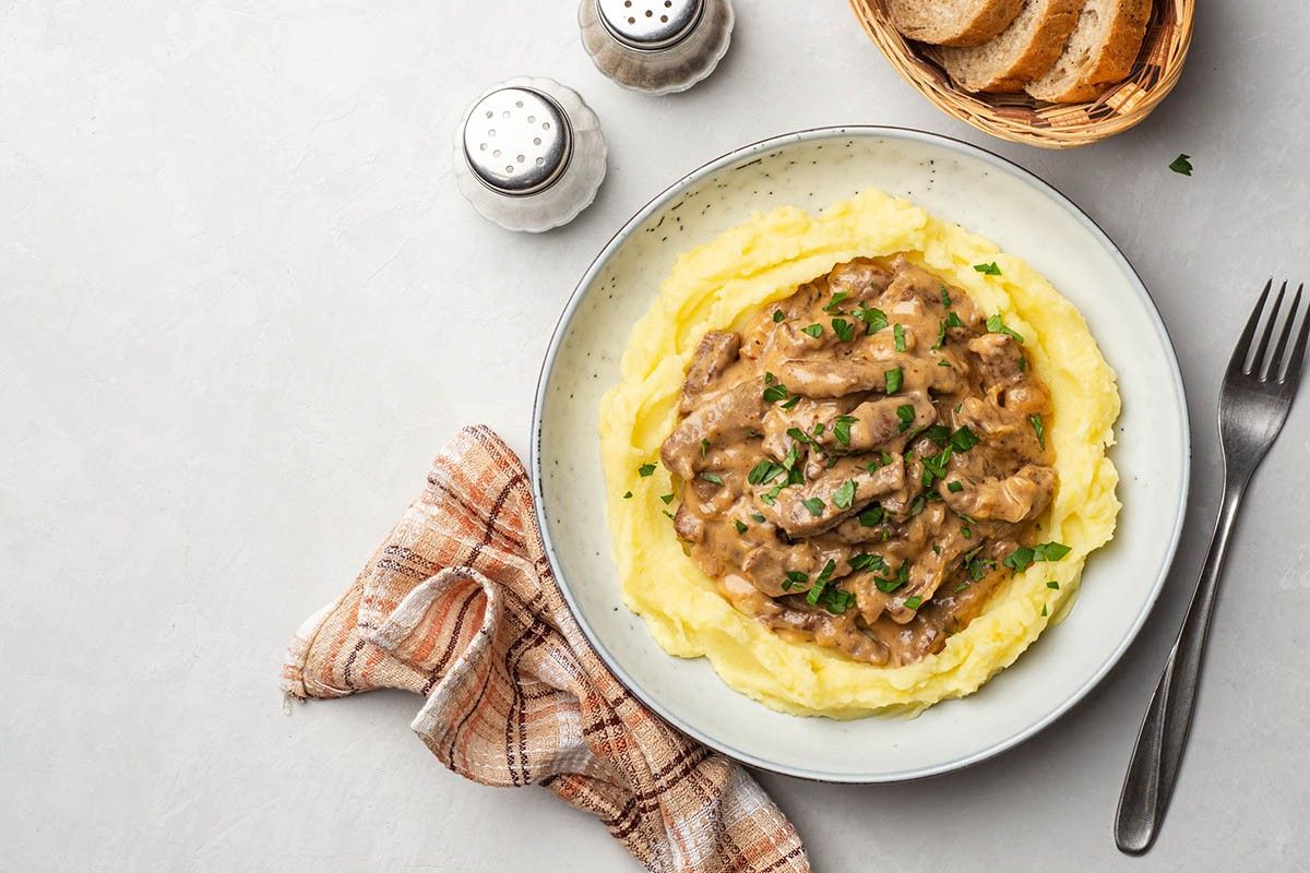 классический бефстроганов из говядины рецепт со сметаной на сковороде