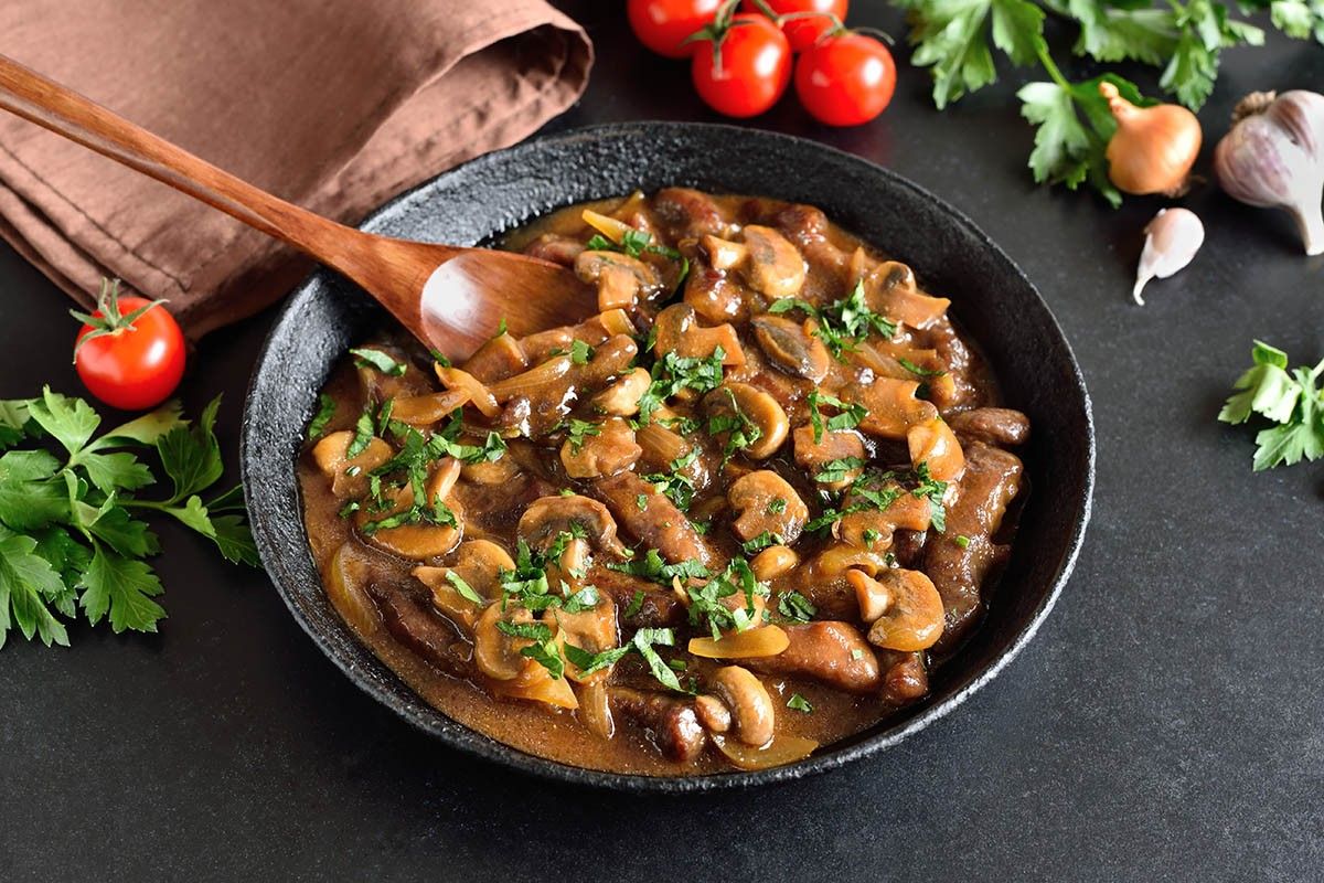 бефстроганов из говядины с подливкой