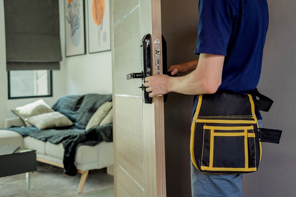 умный замок на входную дверь