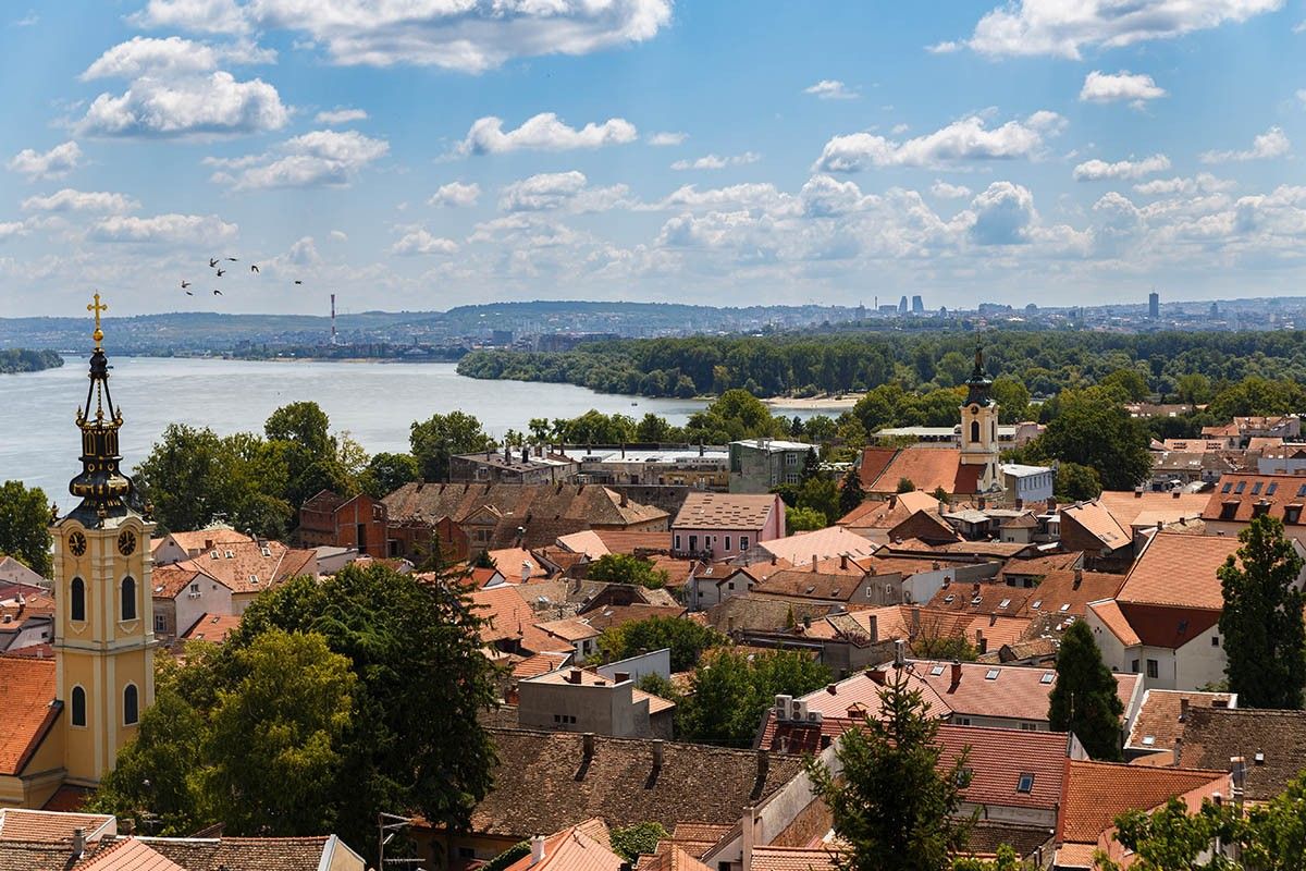 куда поехать в апреле