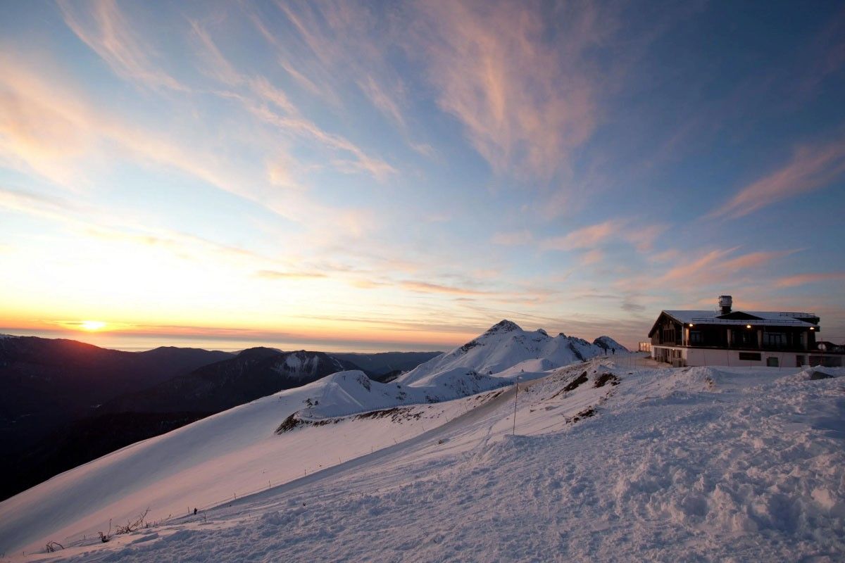 красная поляна весной