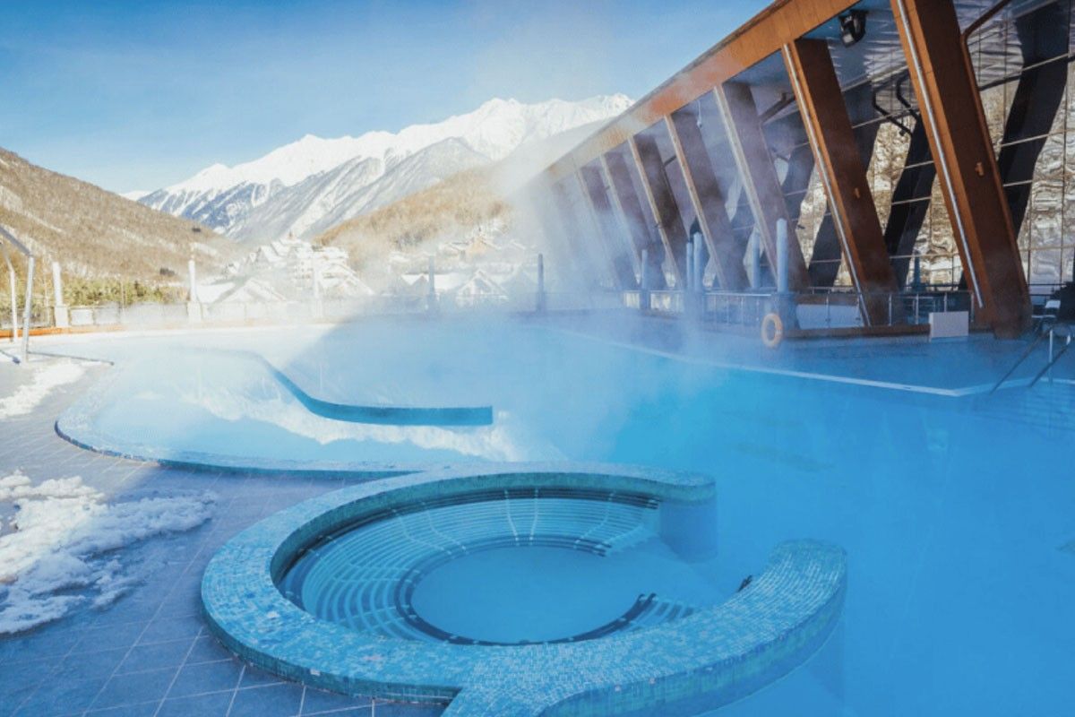 красная поляна весной