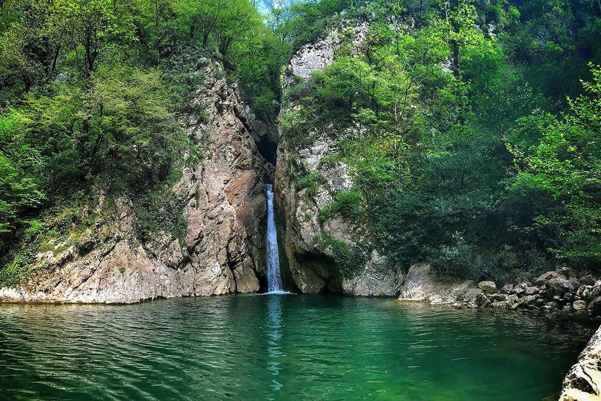 красная поляна весной