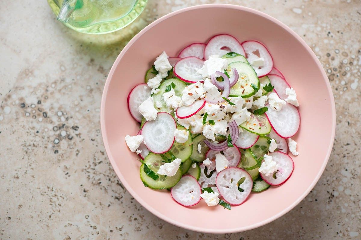 салат из редиса с кукурузой