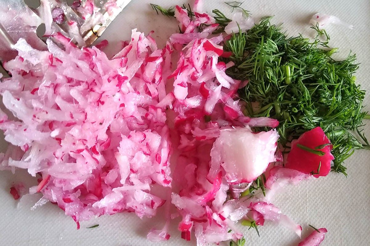 легкий салат из редиса