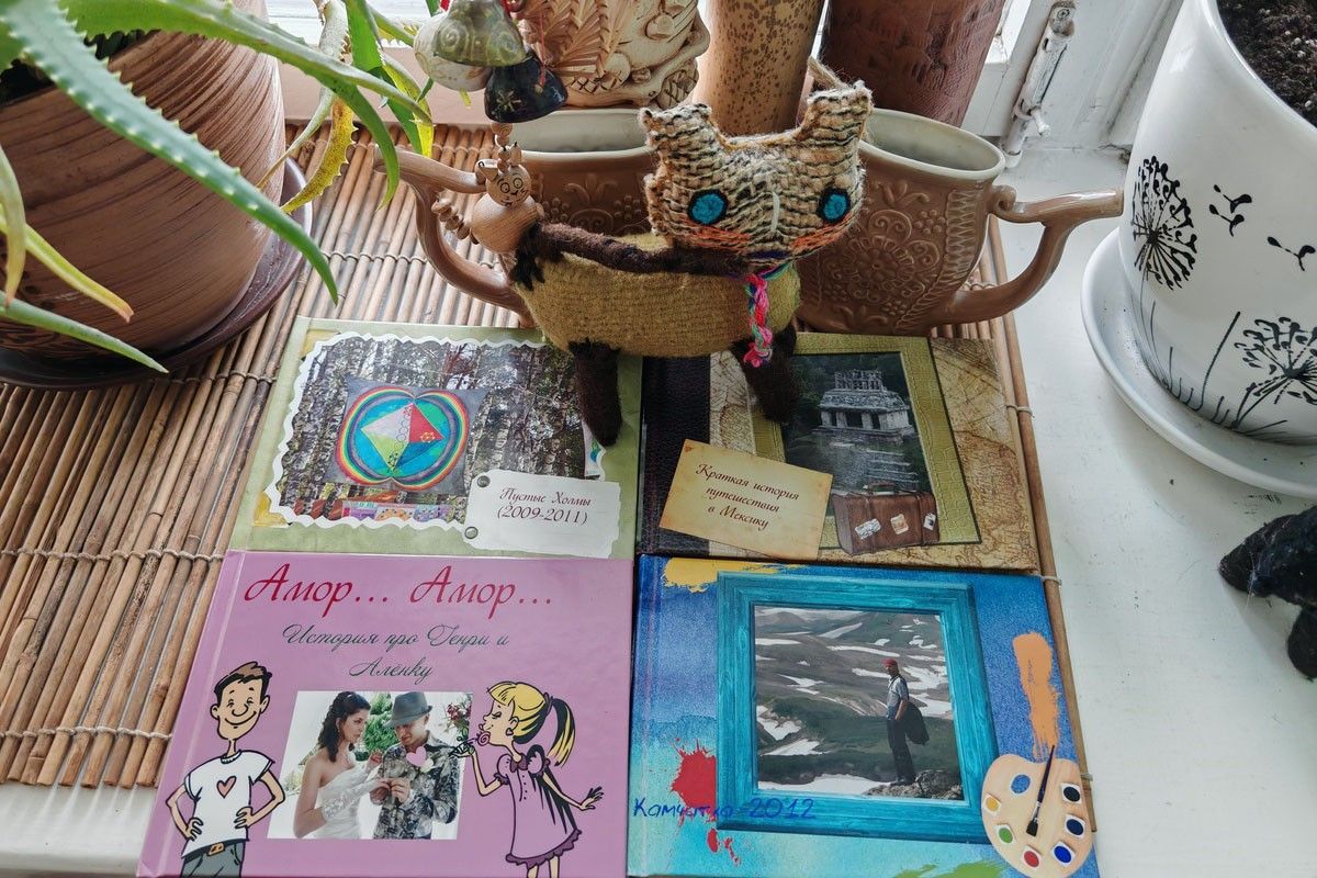 фотокниги на полке