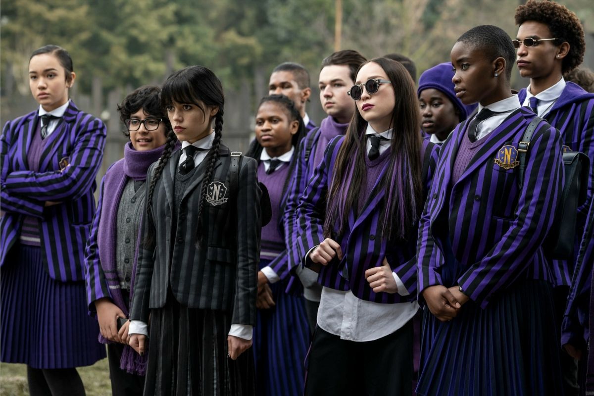 сериал уэнсдэй нетфликс