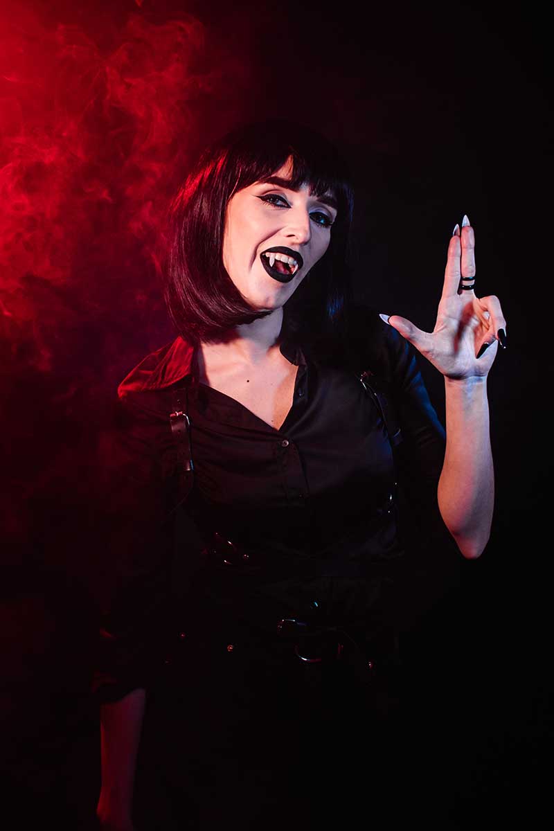 Вампиры могут выглядеть современно. Источник: Nikitaat Yermakov / Shutterstock / FOTODOM