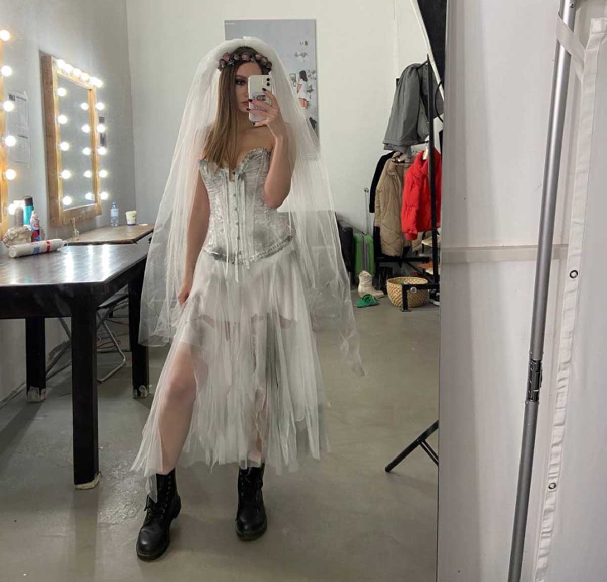 Рискнет ли кто-нибудь заговорить с обладательницей такой мертвенной красоты? Источник: личный архив Дарьи Потехиной