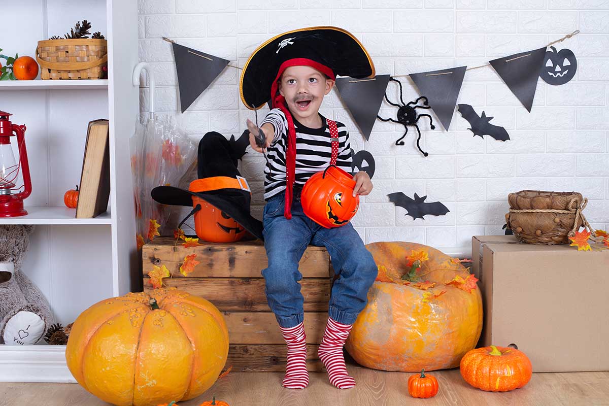 Детские костюмы на Хеллоуин бывают очень милыми и совсем не страшными. Источник: Savicic / Shutterstock / FOTODOM