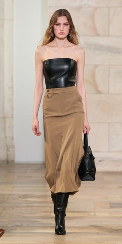 Лаконичный образ с кожаным корсетом. Источник: ralphlauren.co.uk 